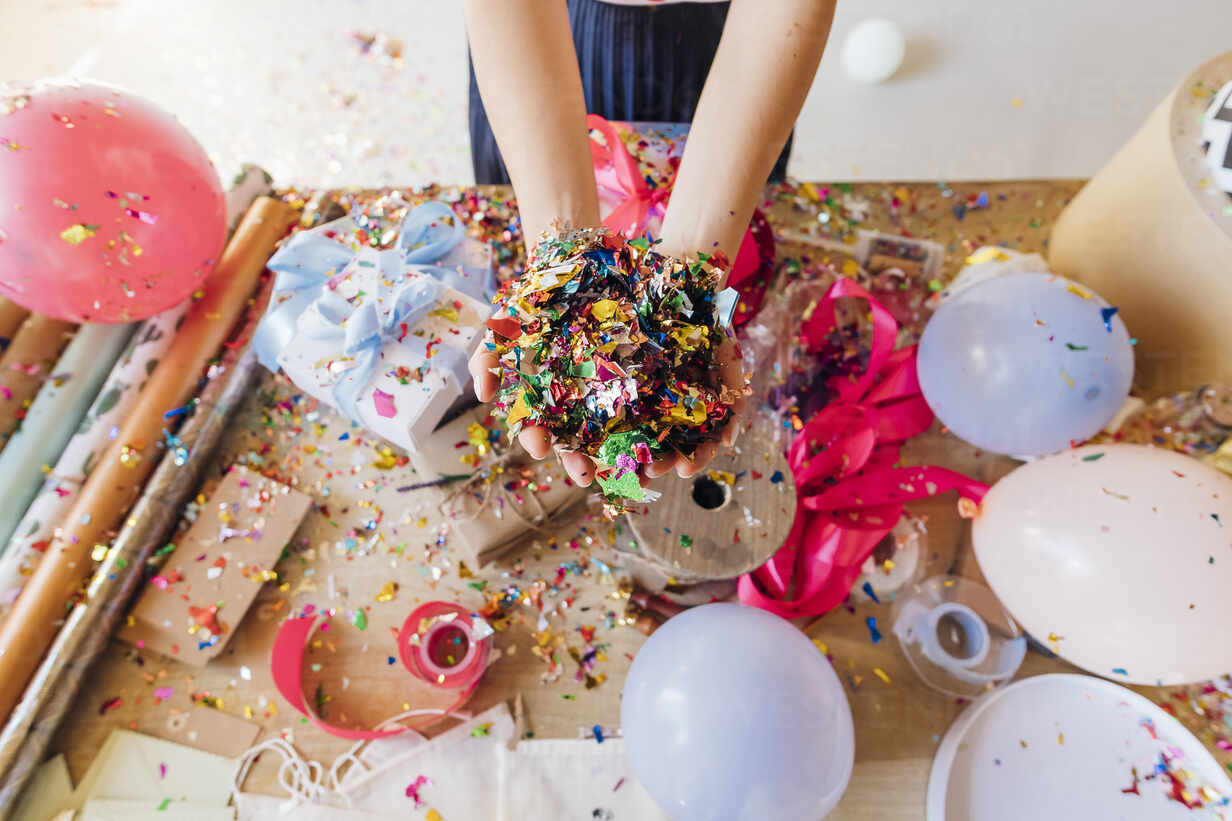 Buntes Konfetti- die Bank99 feiert ihren 3. Geburtstag.