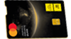 Goldene bank99 Kreditkarte „World Business Traveller“ von Mastercard mit Weltmotiv, Chip und bank99 Logo.